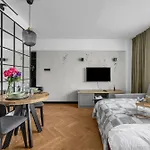 Apartment Wola - Location, Bus&trams Nearby - By Rentujemy *